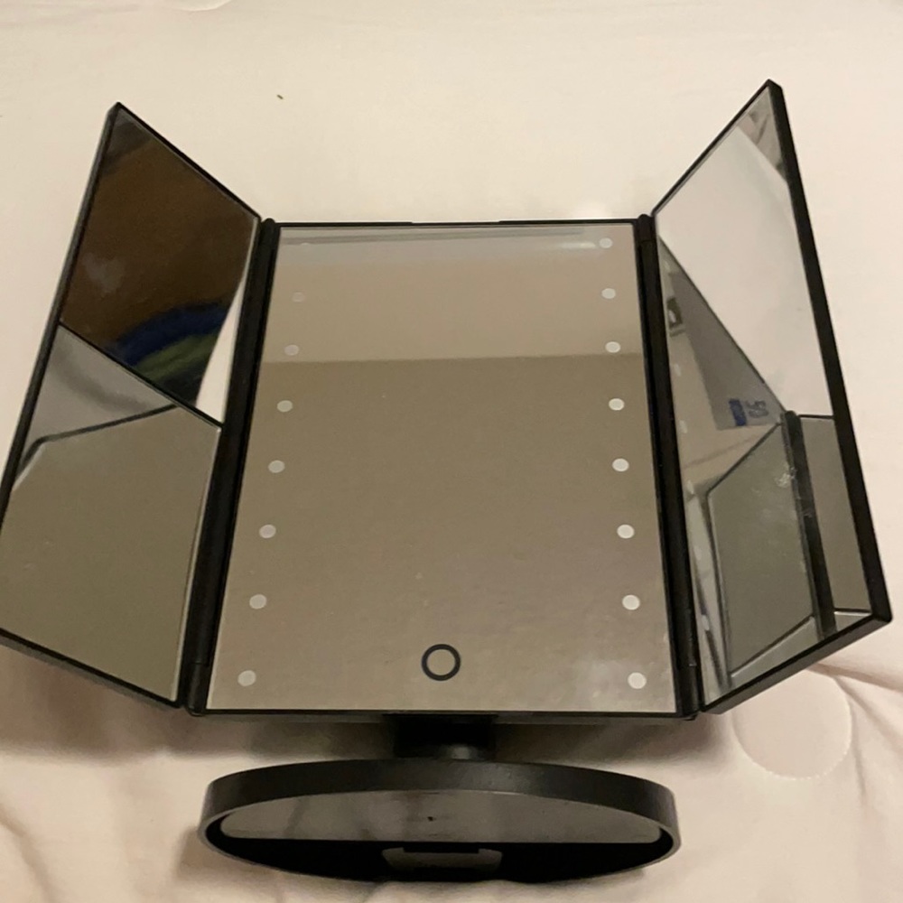 makeup mirror